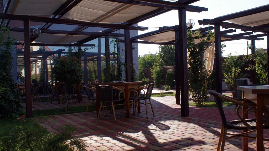 Pensiunea Novis Yaş Dış mekan fotoğraf
