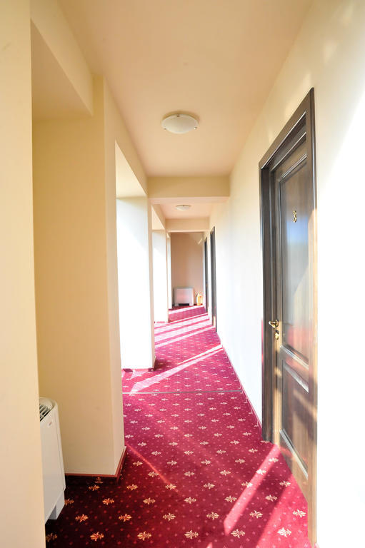 Pensiunea Novis Yaş Dış mekan fotoğraf