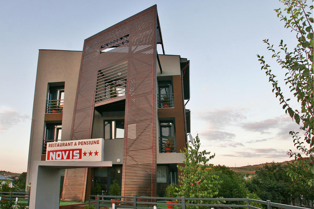 Pensiunea Novis Yaş Dış mekan fotoğraf